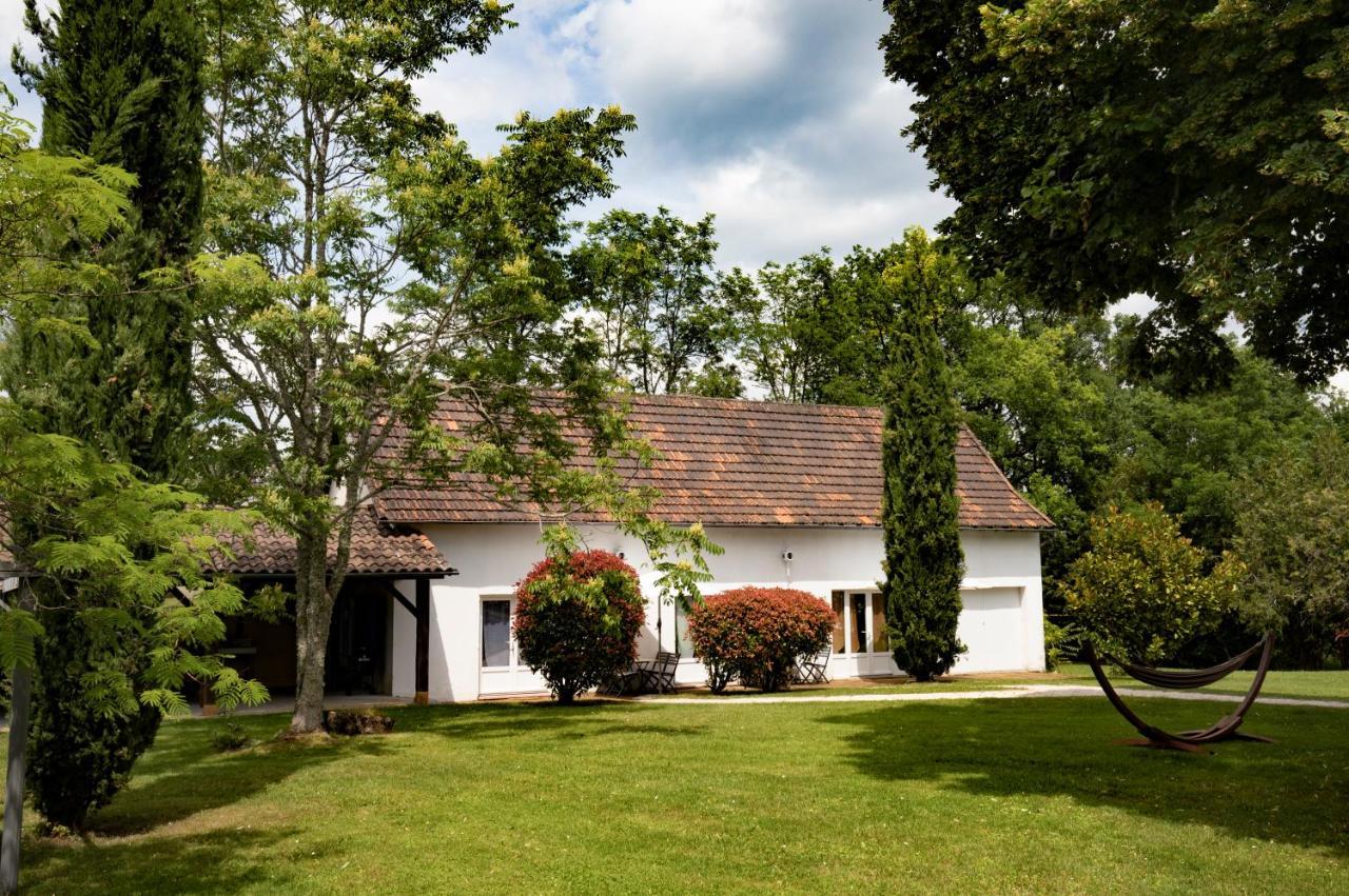 Bed and Breakfast Le Masrougier à Simeyrols Extérieur photo